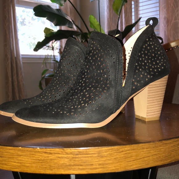 SOLD - Picture 3 of 6